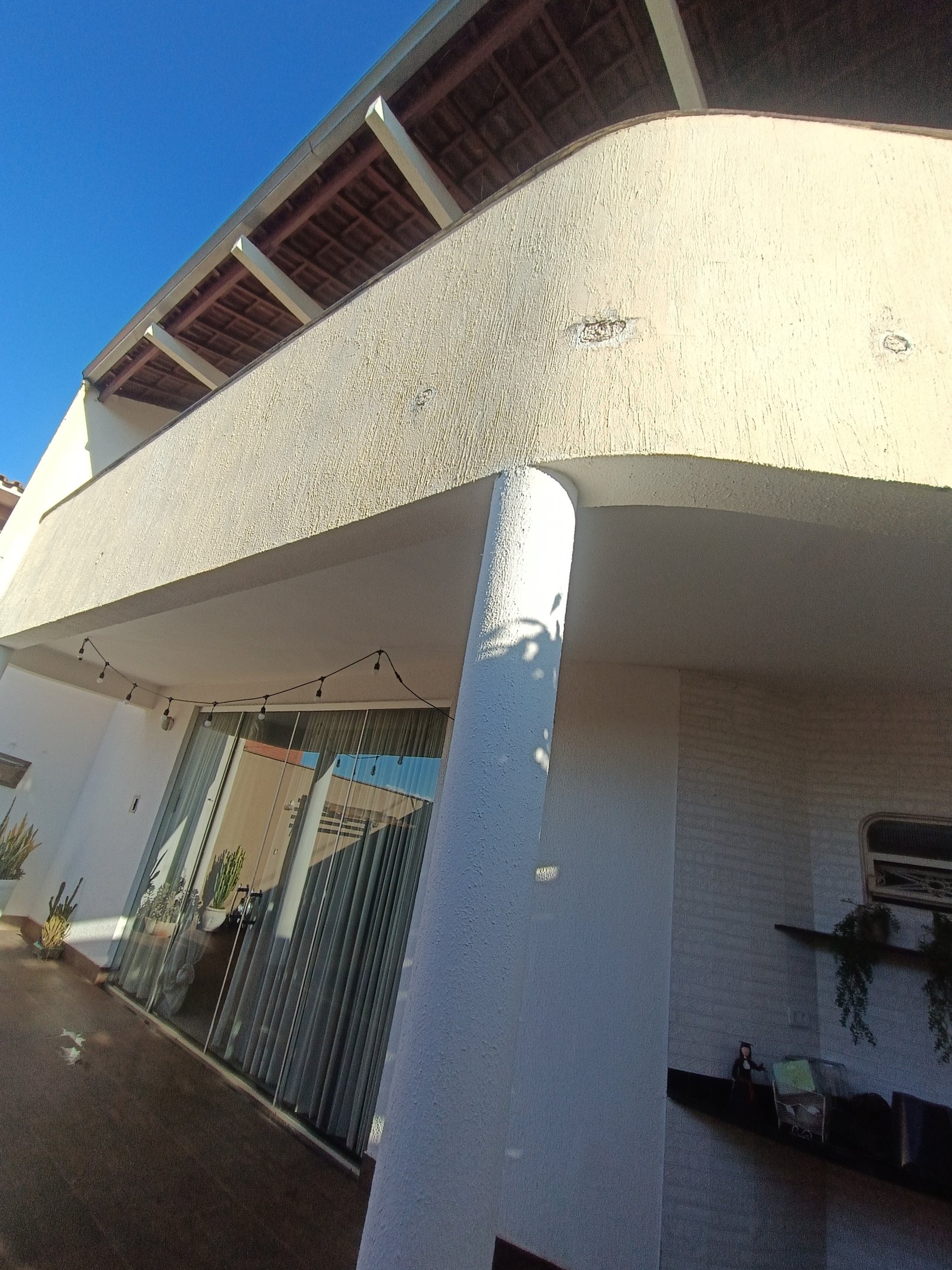 1747956394287-AGBzWQDPbDs0ky7x